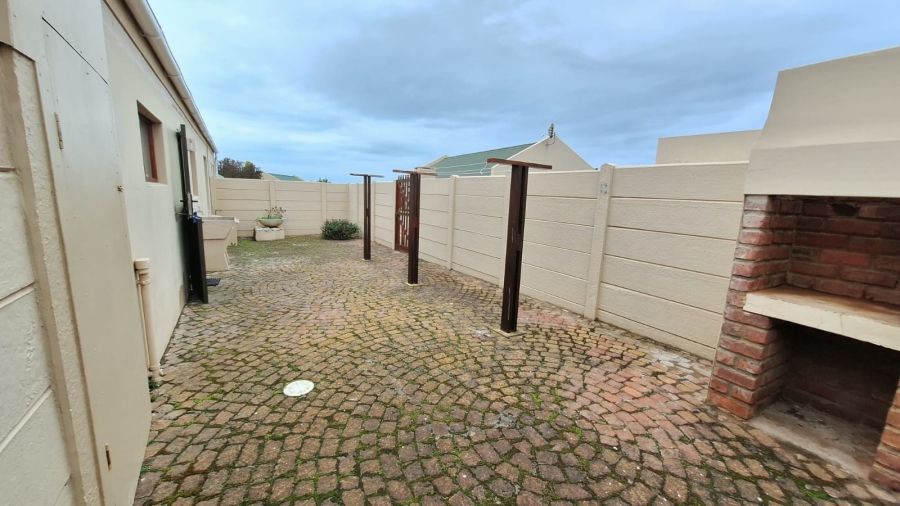 3 Bedroom Property for Sale in Stilbaai Wes Western Cape